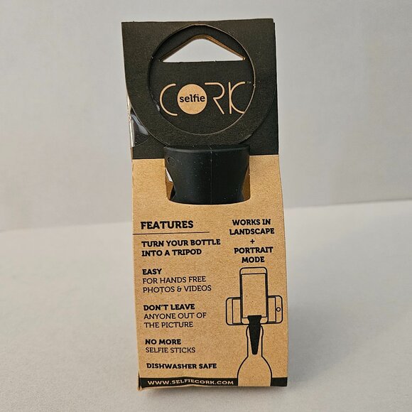 Selfie Wine Cork/ Stopper Leave No One Out of The Picture Stocking Stuffer - Picture 2 of 3